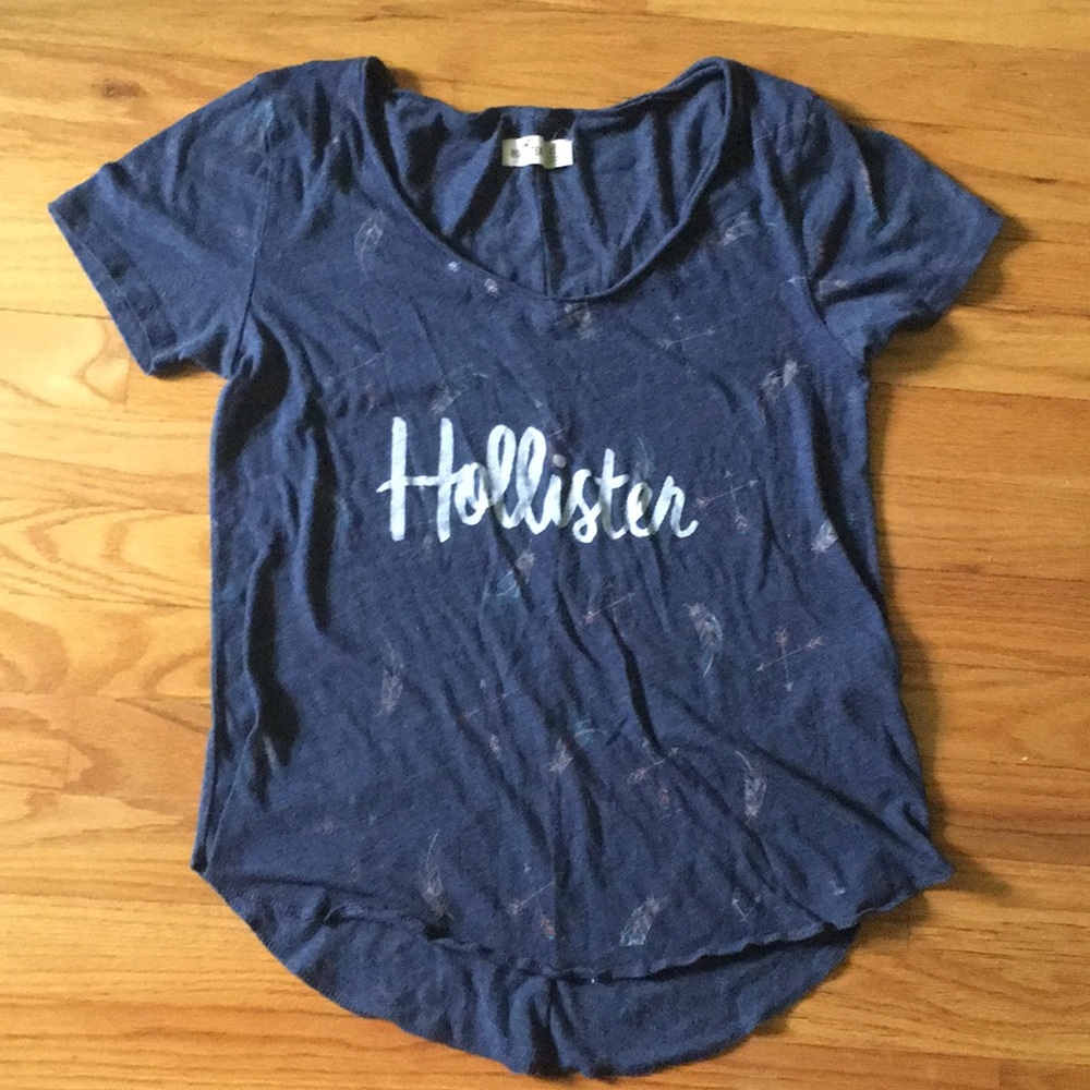 Hollister Size XS Graphic Tee